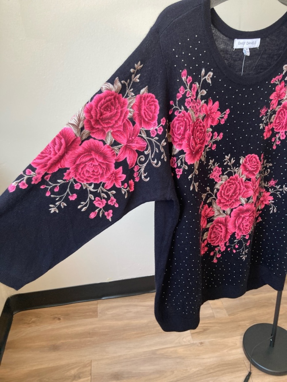 Emily Daniels Floral print with bling accents crewneck lightweight sweater 3X - Picture 7 of 17